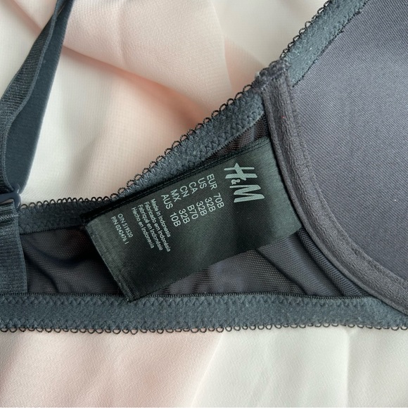 H&M Gray Lace with Delicate Lace Trim Underwire Padded Push Up Bra 32B - Picture 6 of 7